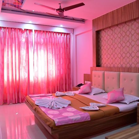 Hotel Sunrise ปณชี ภายนอก รูปภาพ