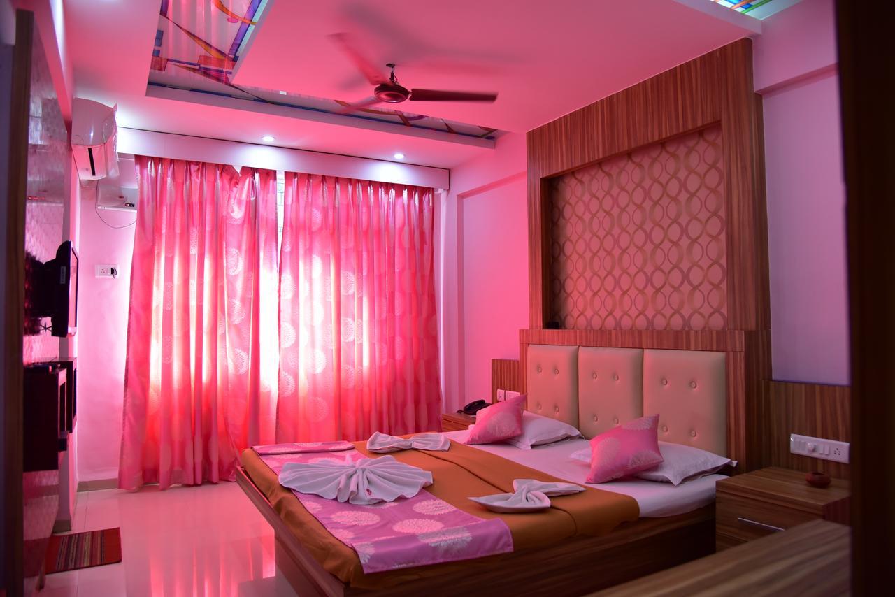 Hotel Sunrise ปณชี ภายนอก รูปภาพ