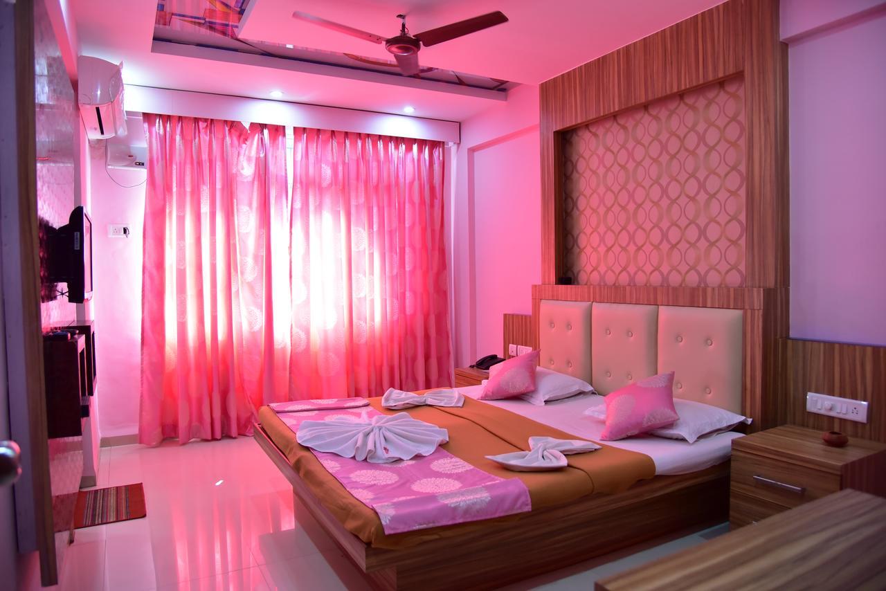 Hotel Sunrise ปณชี ภายนอก รูปภาพ