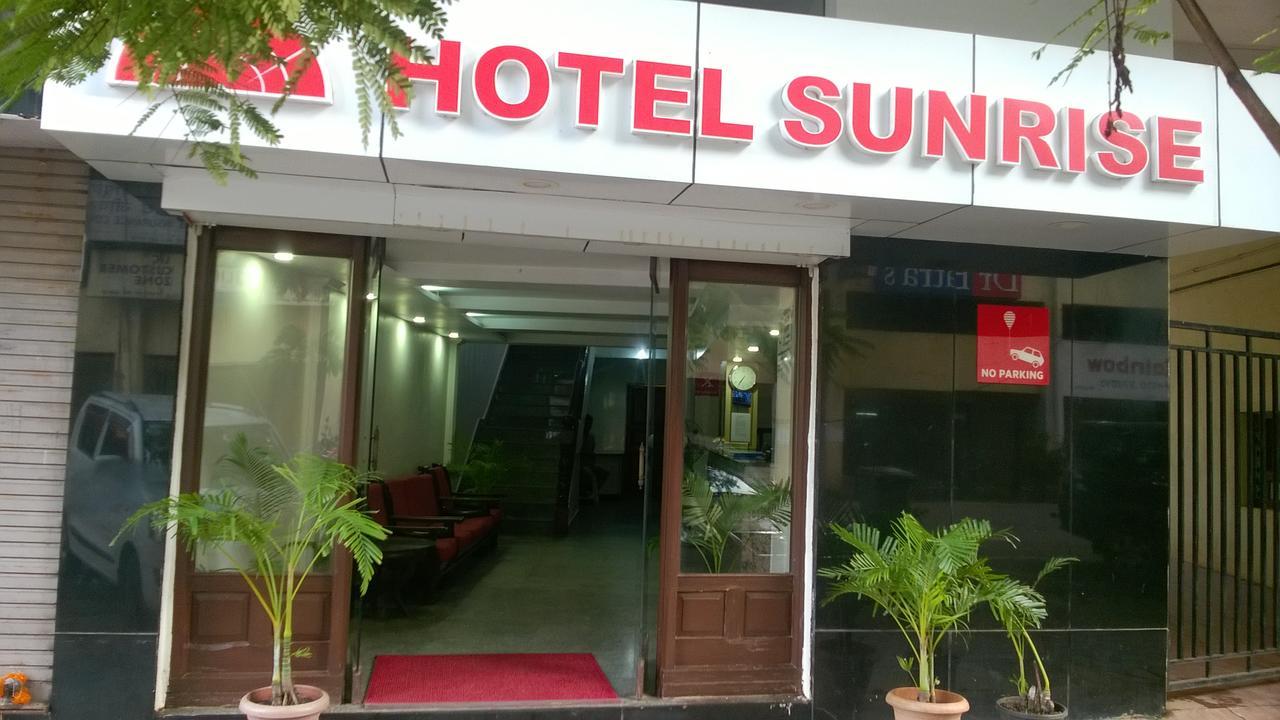 Hotel Sunrise ปณชี ภายนอก รูปภาพ