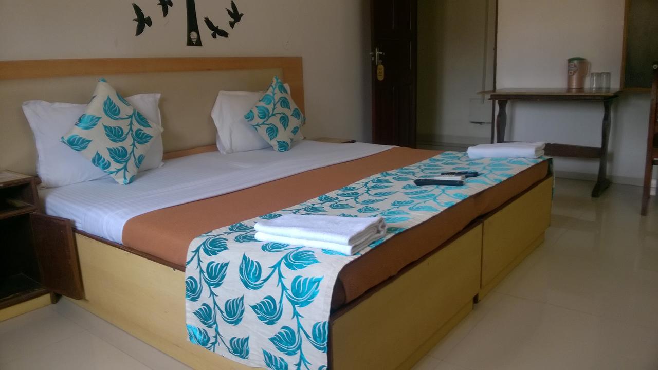 Hotel Sunrise ปณชี ภายนอก รูปภาพ